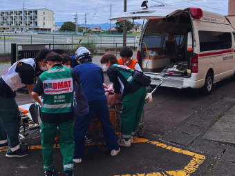 防災訓練（ヘリポートへの移送訓練）