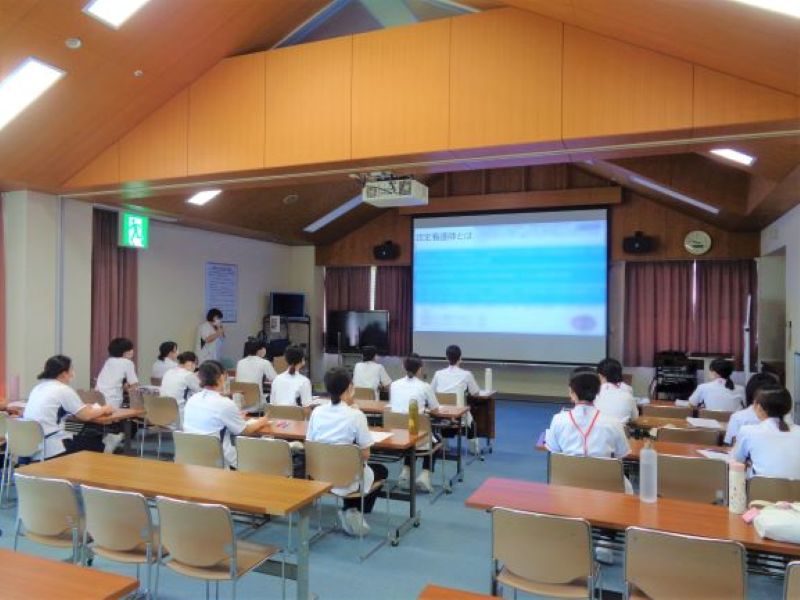 認定看護師による講義の様子