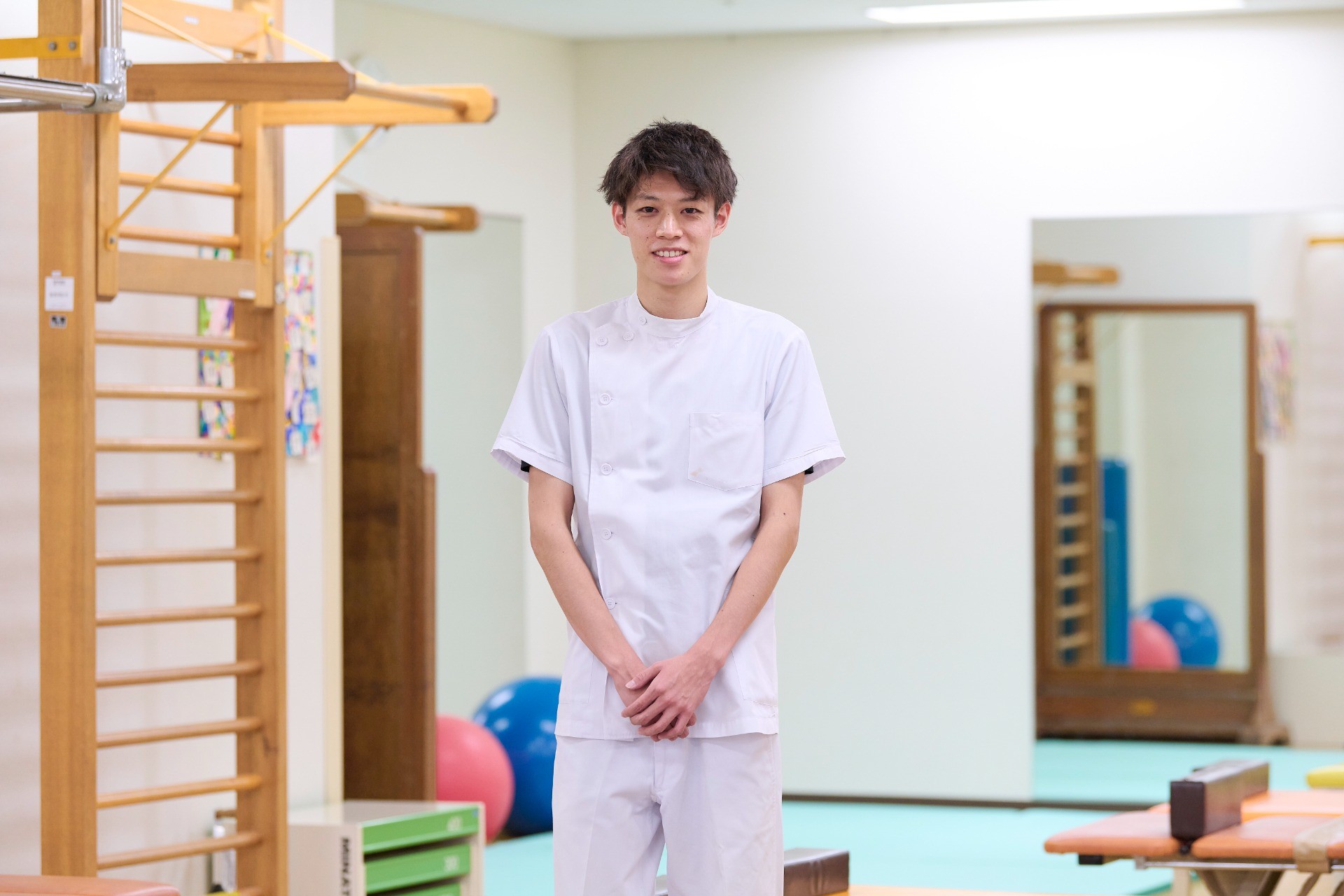 患者の回復を支え、やりがいを感じるリハビリ職場