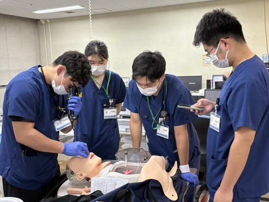 令和7年度 医局での様子